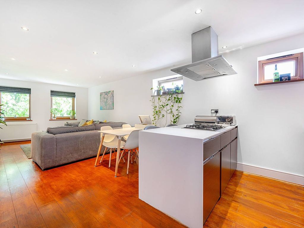 Broadway, West Ealing, London W13