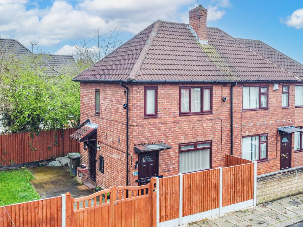 2 bed semidetached house for sale in Trafford Grove, Leeds LS9, £