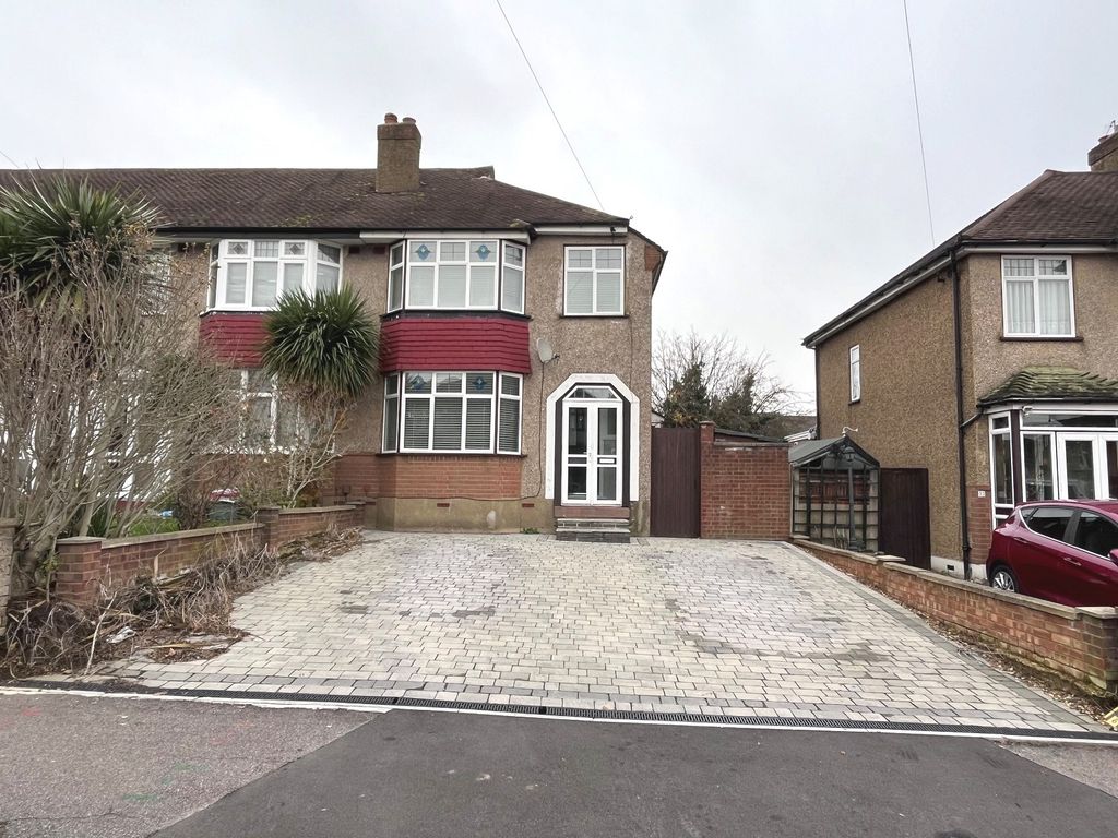 3 bed end terrace house for sale in Chessington Hill Park, Chessington