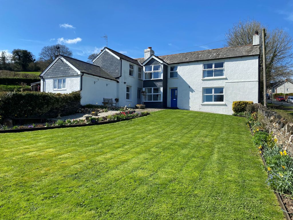 3 bed detached house for sale in Launceston, Cornwall PL15 Zoopla