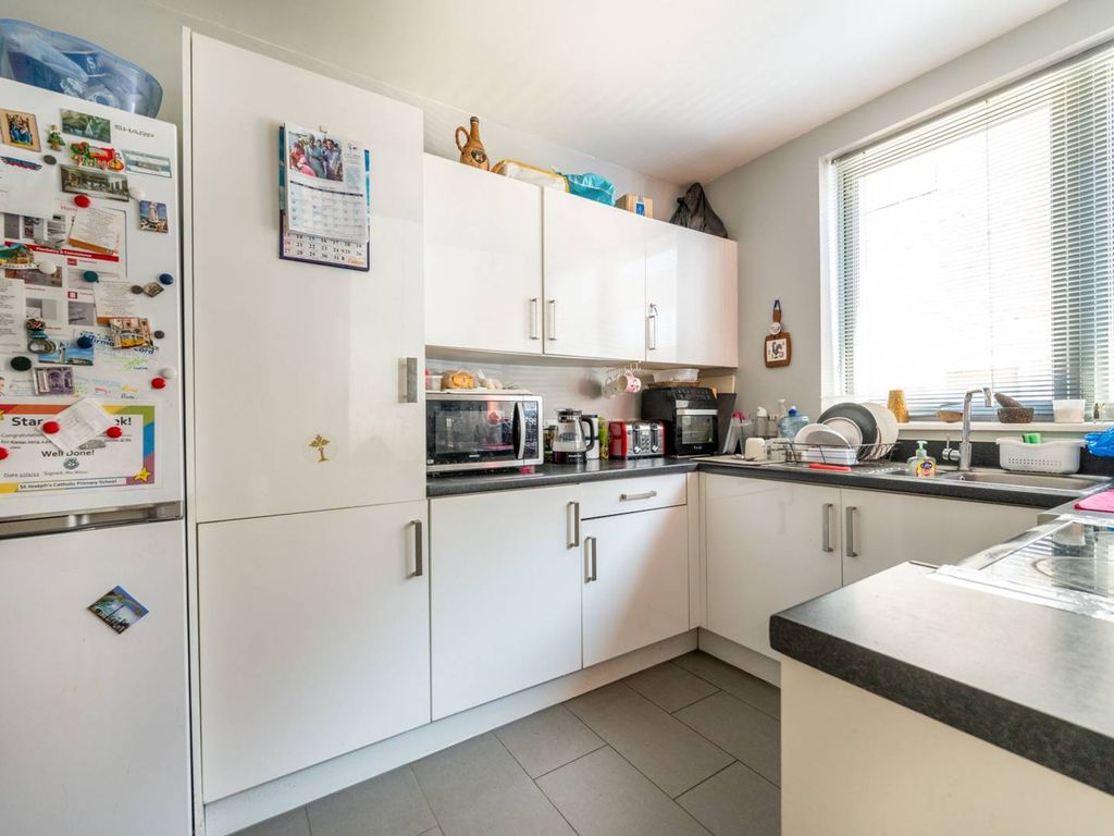 3 bed terraced house for sale in Barking IG11, Barking,, £500,000 Zoopla