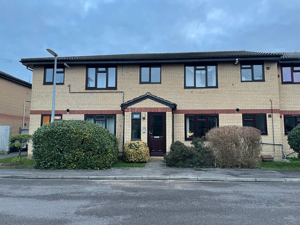 2 bed flat to rent in Stanley Court, Stanley Road, Cambridge CB5, £