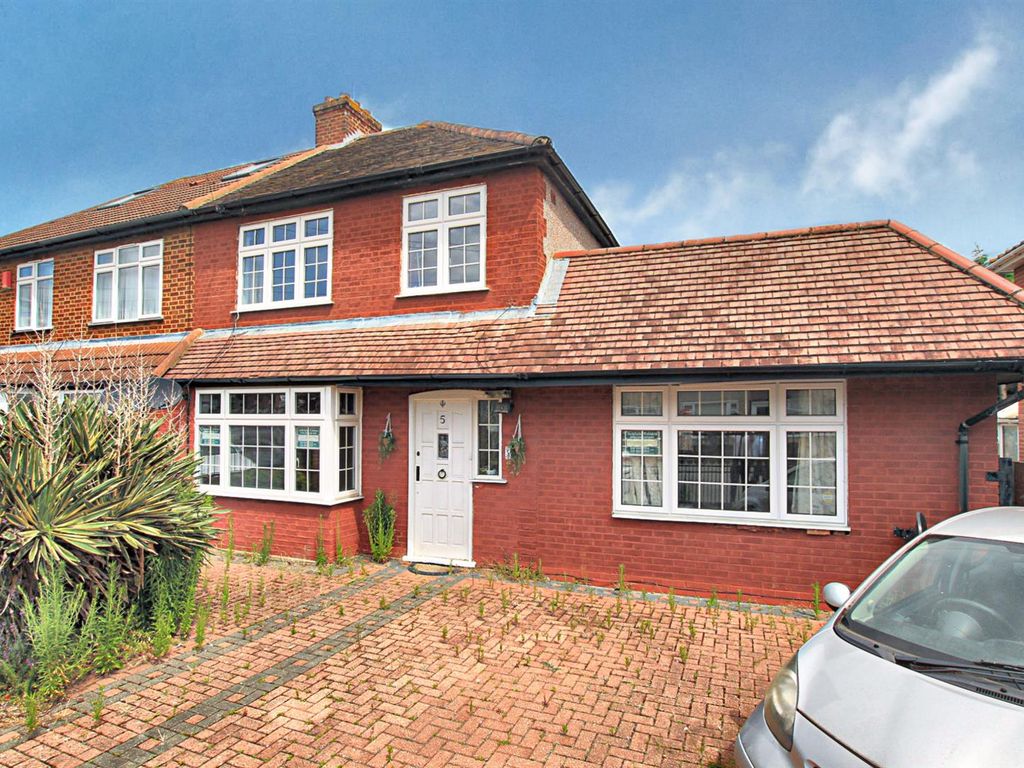 4 bed semidetached house for sale in Carlyon Road, Hayes UB4, £555,000