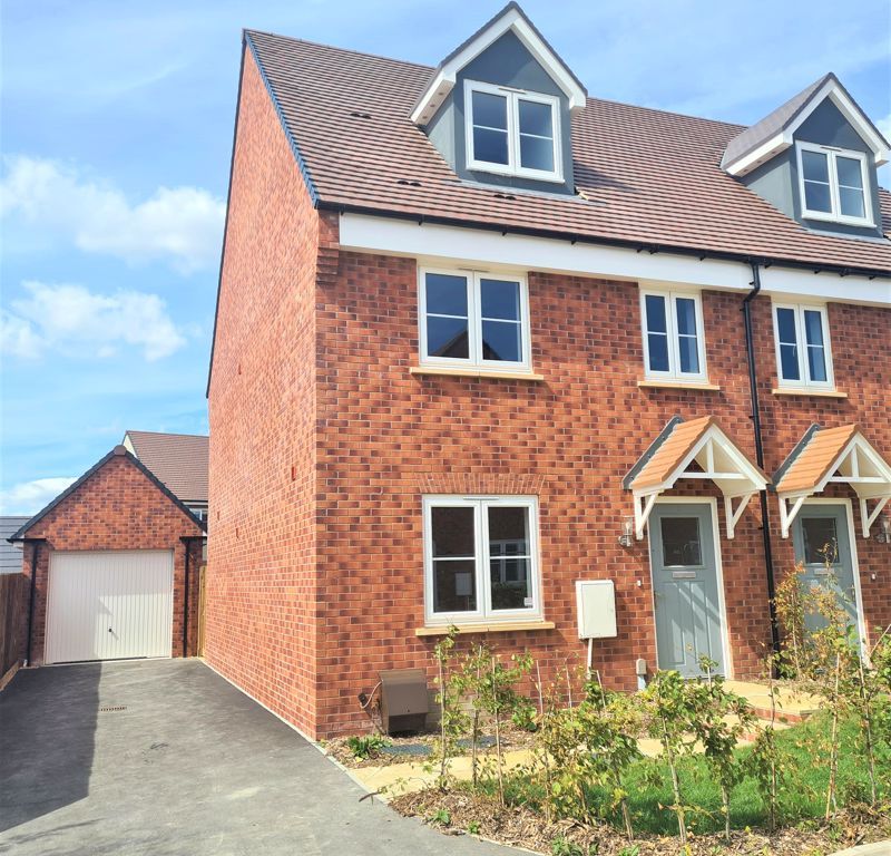 4 bed semidetached house to rent in Huntsman Drive, Brockworth GL3