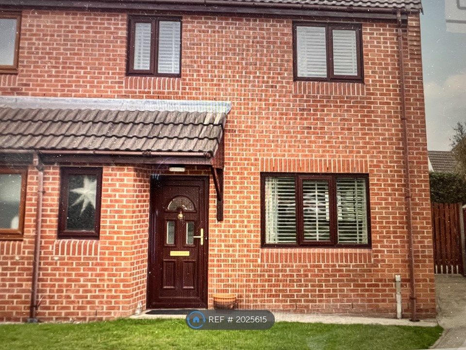 3 bed semidetached house to rent in Alyn Park, Hawarden, Flintshire