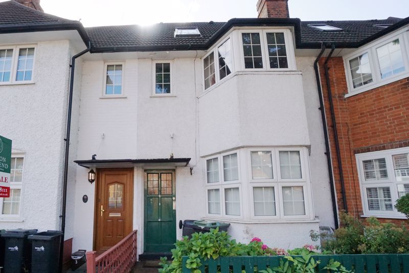 4 bed terraced house for sale in Queens Avenue, London N21, £600,000