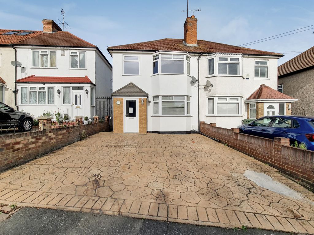 3 bed semidetached house for sale in Broomwood Road BR5 Zoopla