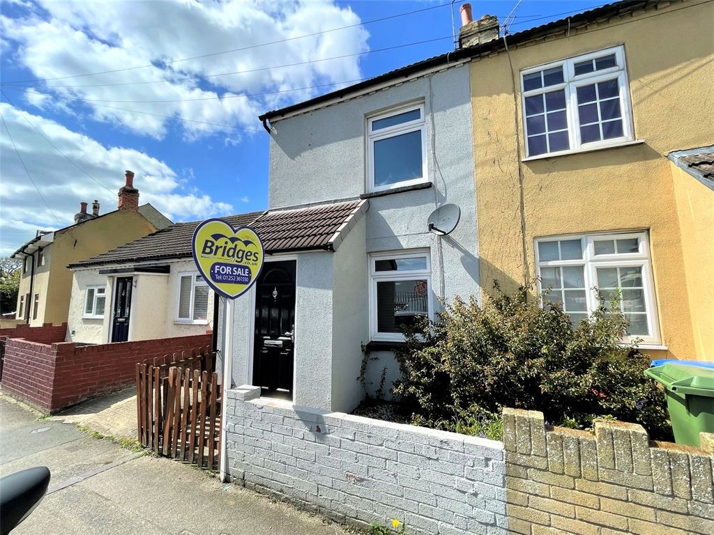 2 bed end terrace house for sale in Lower Farnham Road, Aldershot, Hampshire GU12 Zoopla