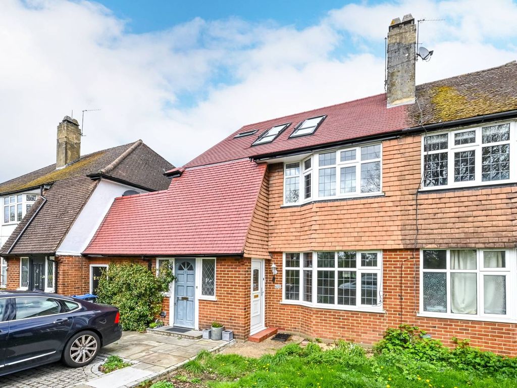 2 bed for sale in West Barnes Lane, New Malden KT3, £400,000
