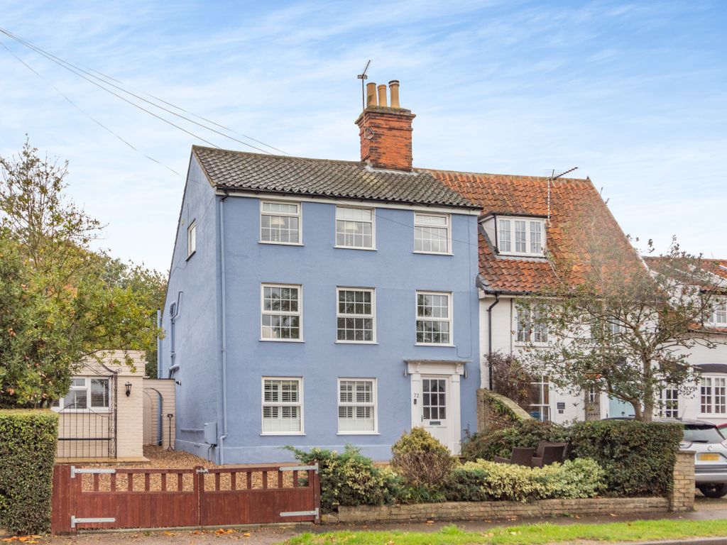 4 bed town house for sale in High Street, Wrentham, Beccles NR34, £