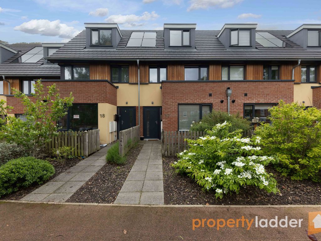 New home, 3 bed town house for sale in Le Safferne Gardens, Norwich NR3