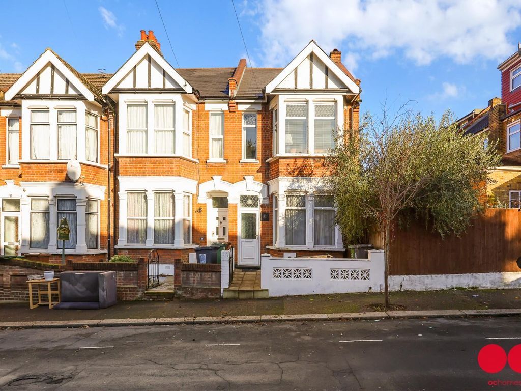 4 bed end terrace house to rent in Jersey Road, London E11, £2,500 pcm