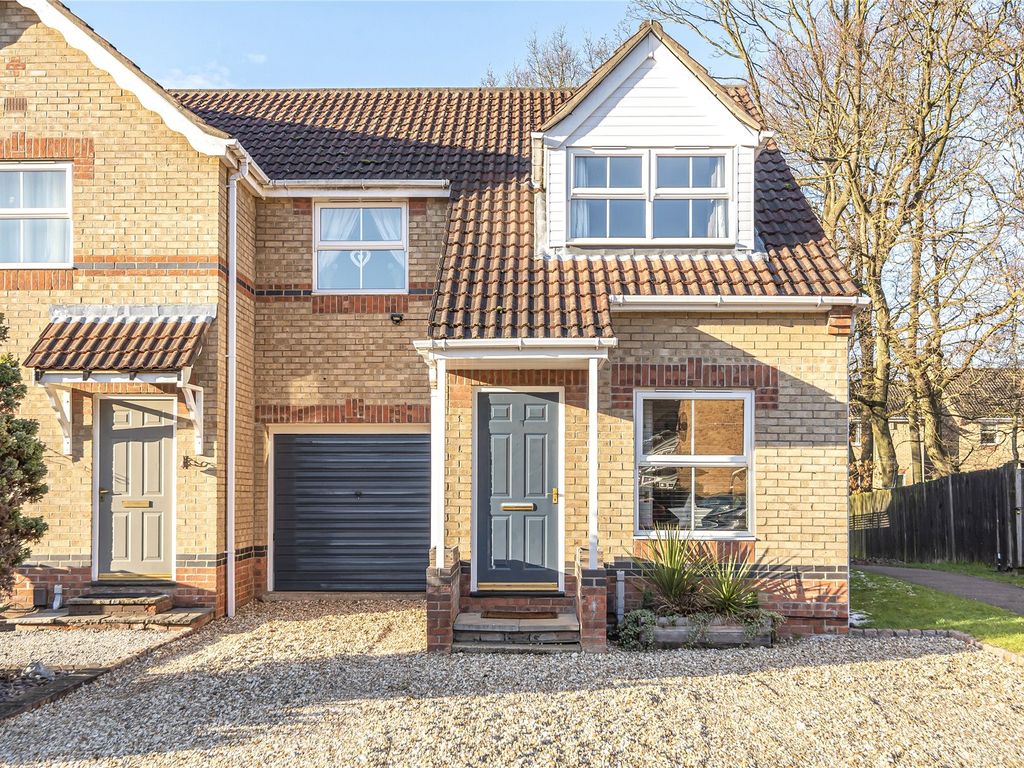 3 bed semidetached house for sale in Baker Crescent, Lincoln LN6, £