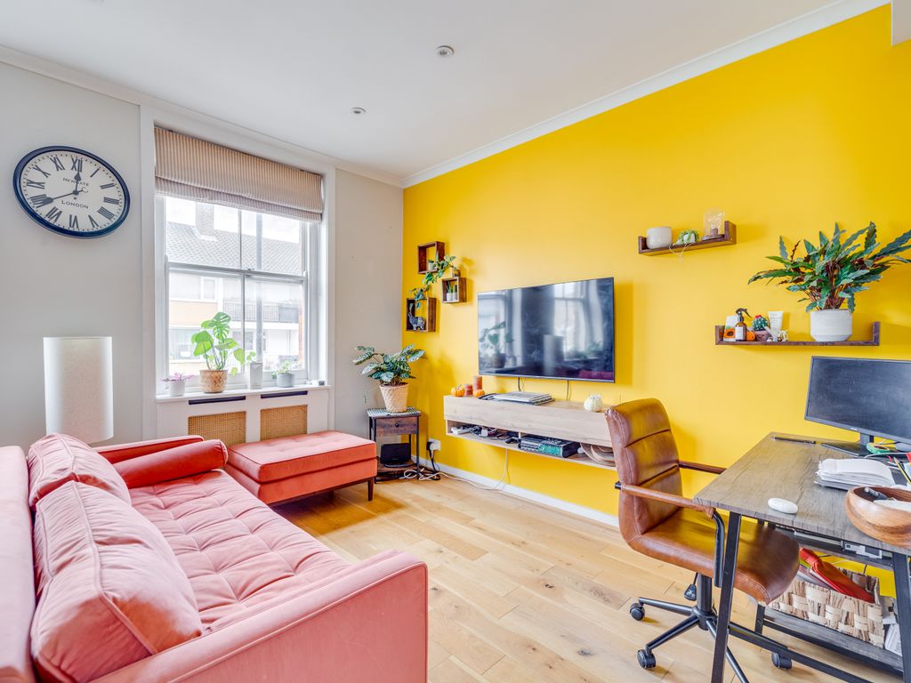 2 bed flat for sale in Munster Road, Fulham SW6, £550,000 Zoopla