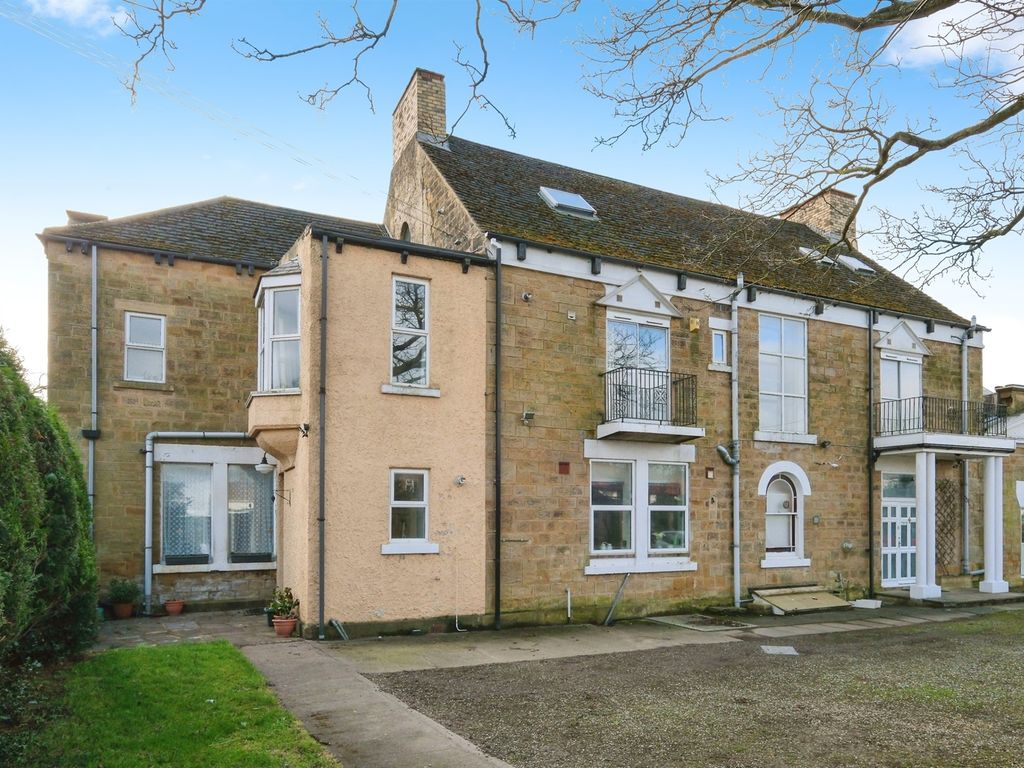 9 bed detached house for sale in Selby Road, Garforth, Leeds LS25, £