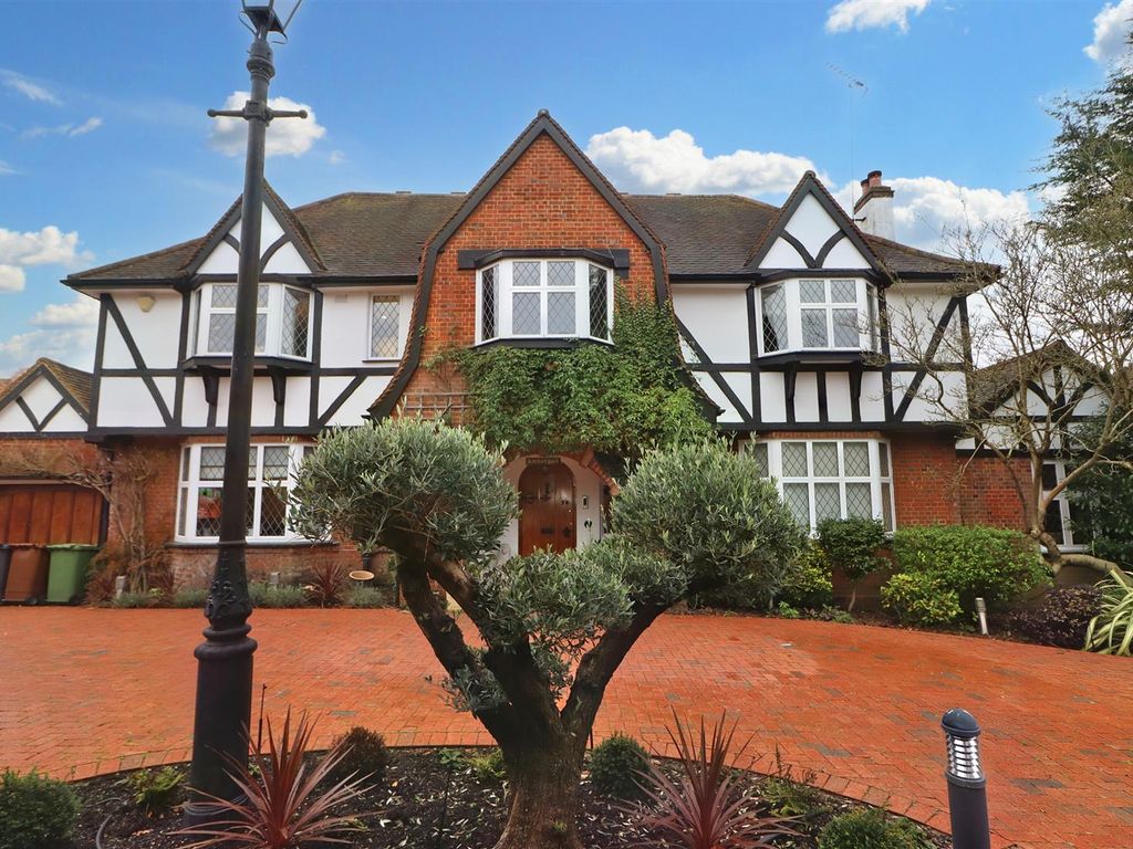 6 bed detached house for sale in Deacons Hill Road, Elstree