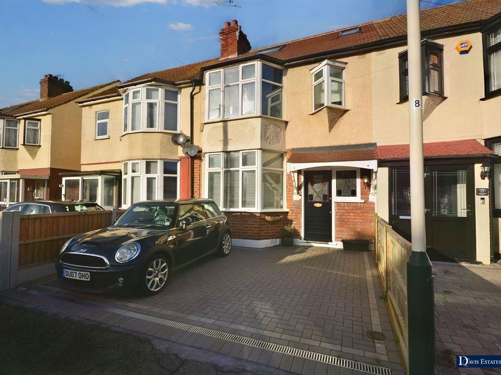 4 bed terraced house for sale in Harwood Avenue, Ardleigh Green