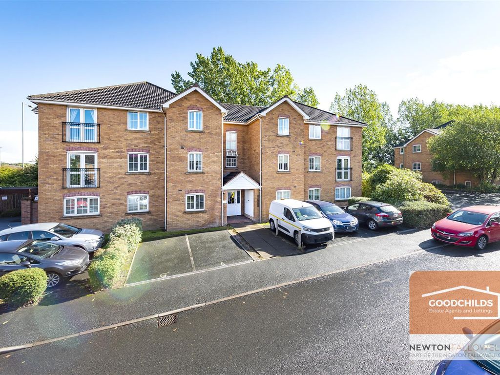 2 bed flat to rent in Barrow Close, Brownhills WS9 Zoopla