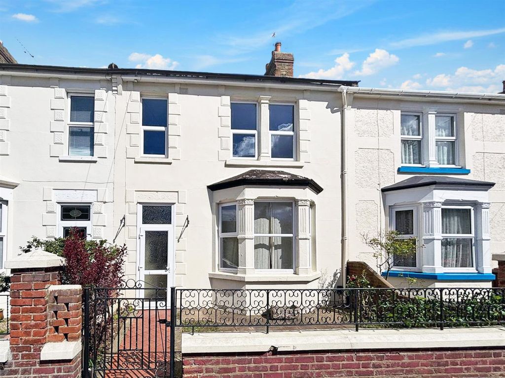 3 bed terraced house for sale in Seaton Road, Gillingham ME7, £280,000 Zoopla