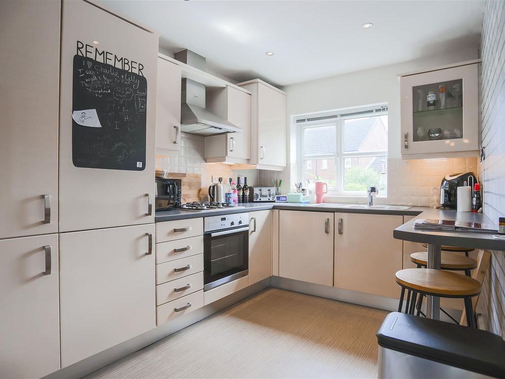 3 bed town house for sale in Albion Close, Atherton, Manchester M46, £