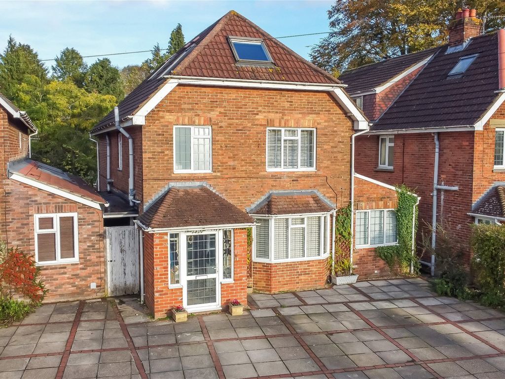 6 bed detached house for sale in Castle Road, Salisbury SP1, £675,000
