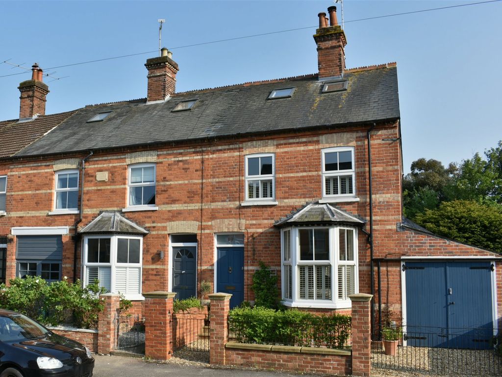 4 bed semidetached house for sale in Priory Road, Newbury RG14 Zoopla