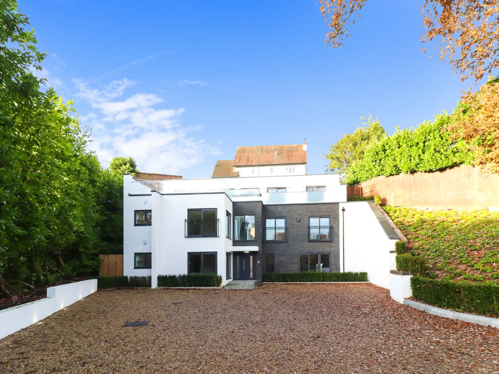 Lower Road, Gerrards Cross SL9  