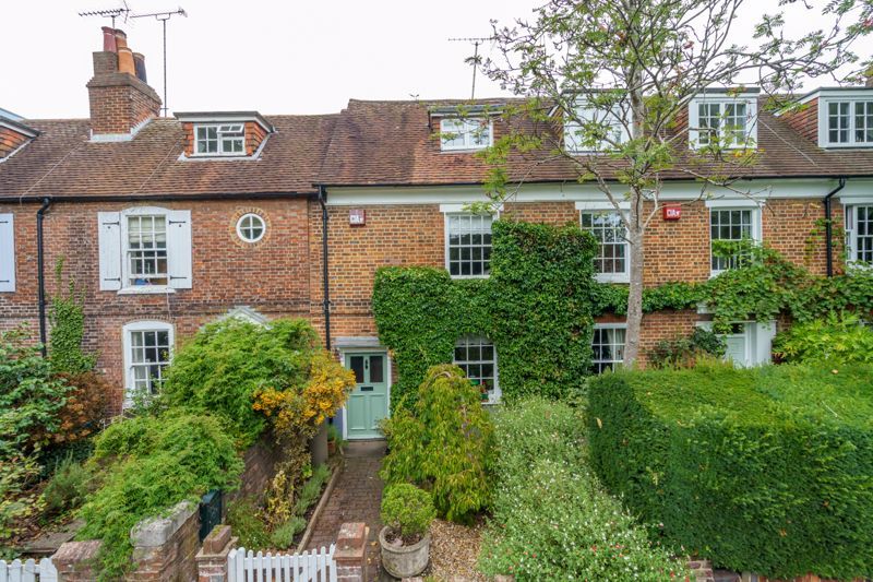 St. Pancras, Chichester PO19