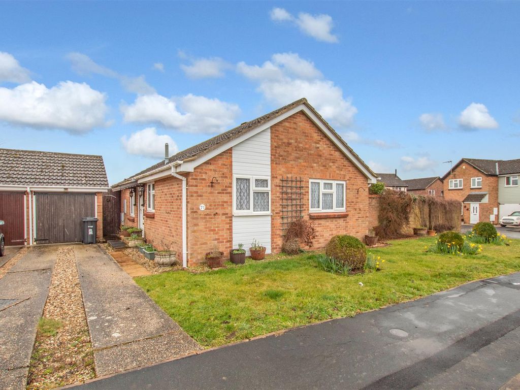 2 bed detached bungalow for sale in Shetland Road, Haverhill CB9, £