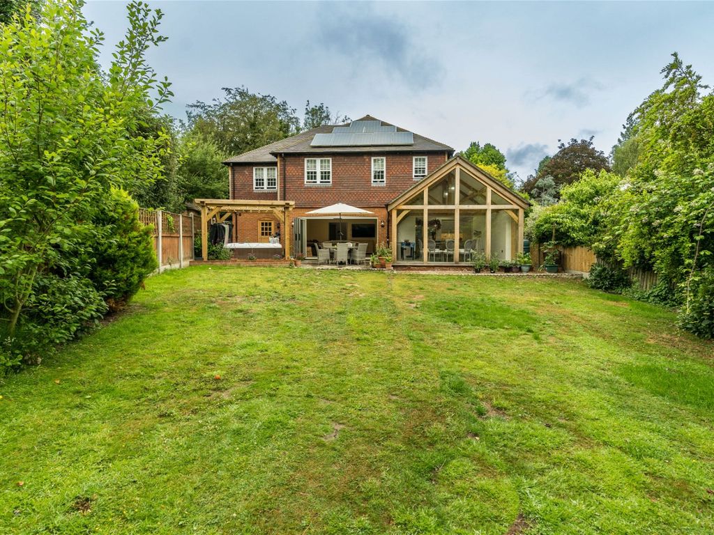 4 bed detached house for sale in Canterbury Road, Kennington, Ashford