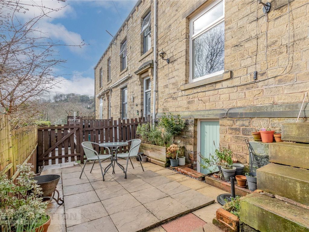 3 bed terraced house for sale in Chapel Terrace, Golcar, Huddersfield
