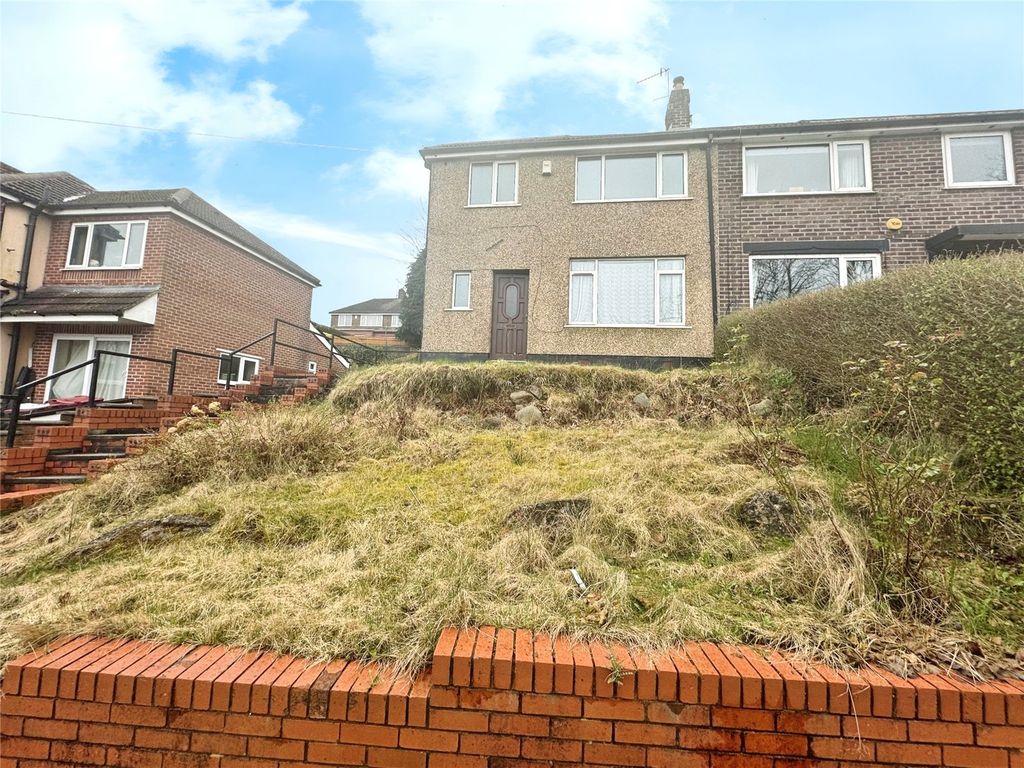 3 bed semidetached house to rent in Livesey Branch Road, Blackburn