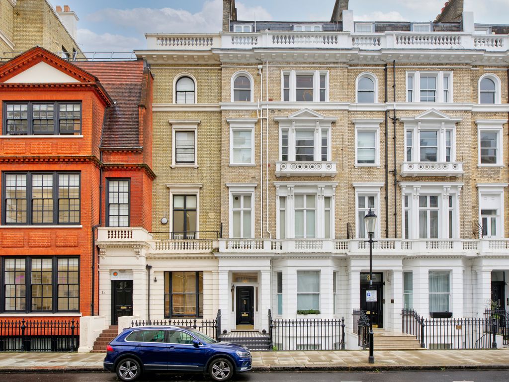 2 bed flat for sale in Queensberry Place, London SW7, £950,000 Zoopla