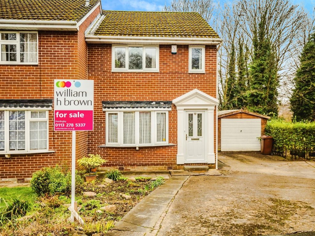 3 bed semidetached house for sale in Southolme Close, Leeds LS5, £