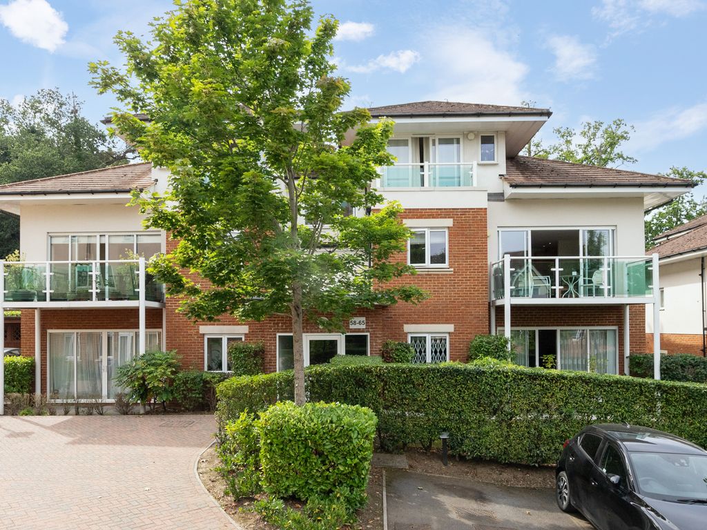 2 bed flat to rent in Hill View, Dorking RH4, £1,500 pcm Zoopla