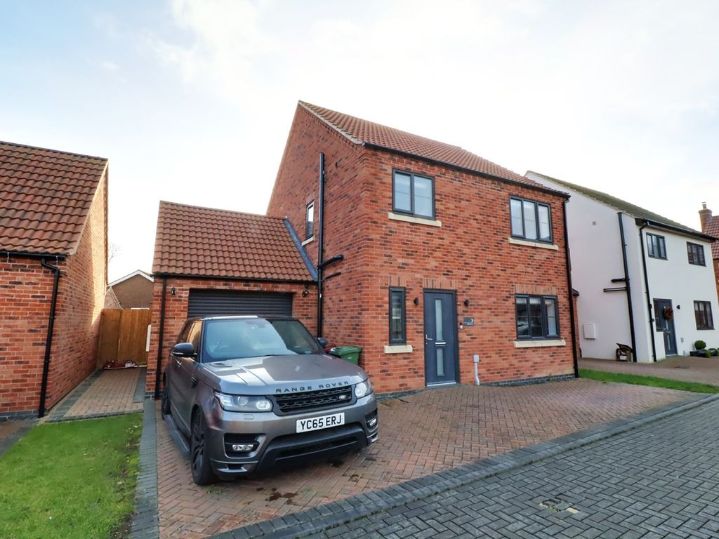 3 bed detached house for sale in Barnside, Hibaldstow DN20, £295,000