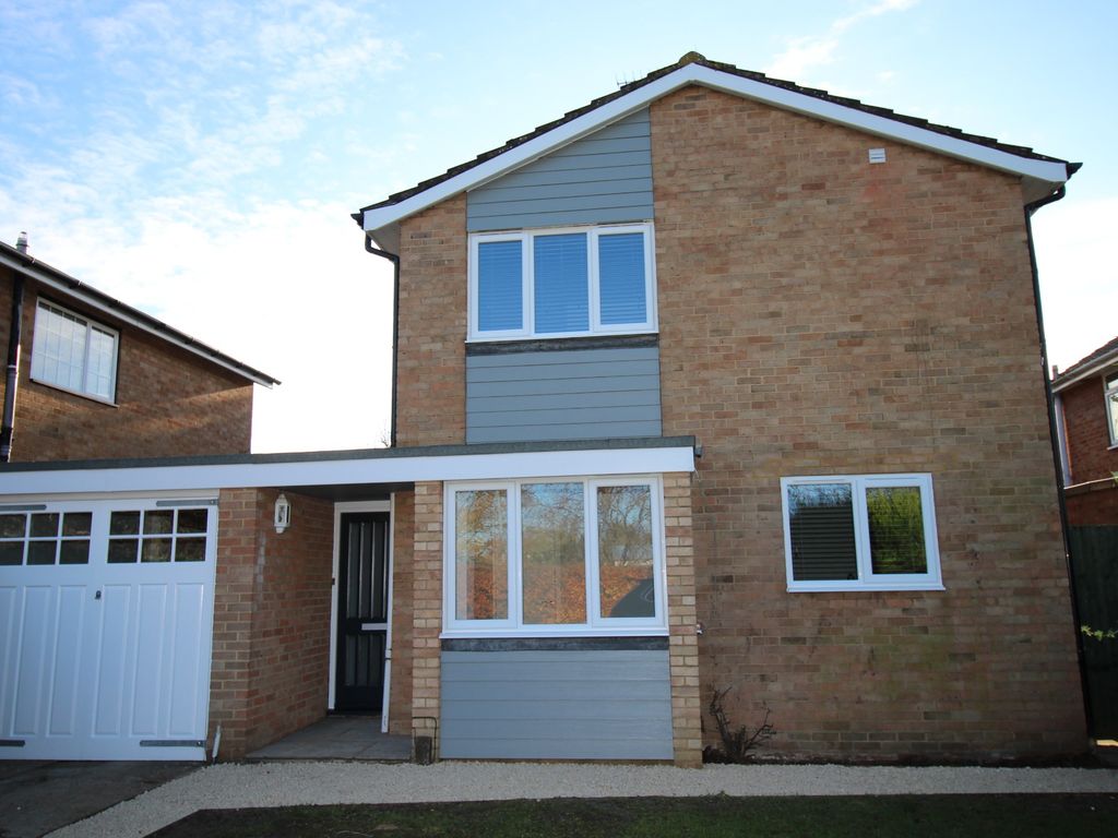 4 bed detached house to rent in Maidenhead Road, Windsor, Berkshire SL4