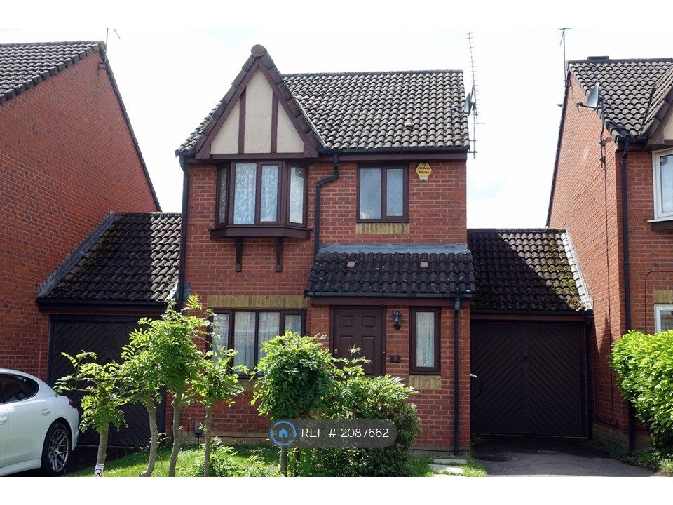 3 bed semidetached house to rent in Regent Close, Lower Earley