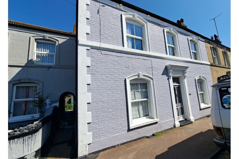2 bed end terrace house for sale in Alexandra Road, Broadstairs