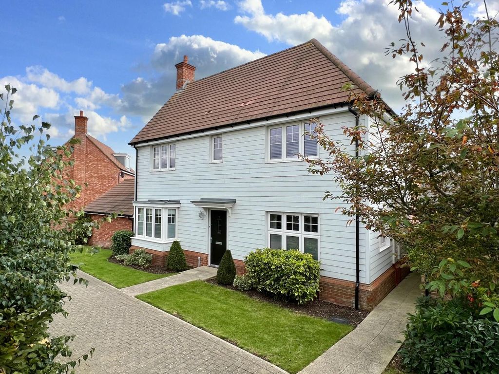 4 bed detached house for sale in Avocet Way, Finberry, Ashford TN25, £