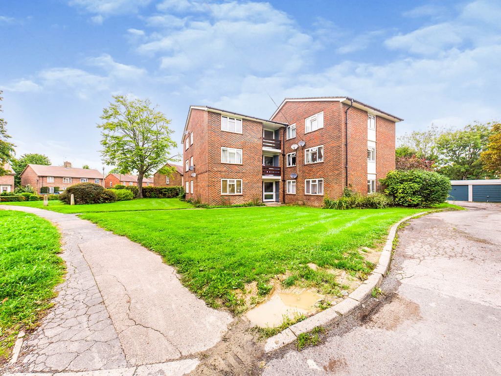 2 bed flat for sale in Swann Way, Broadbridge Heath, Horsham RH12 Zoopla