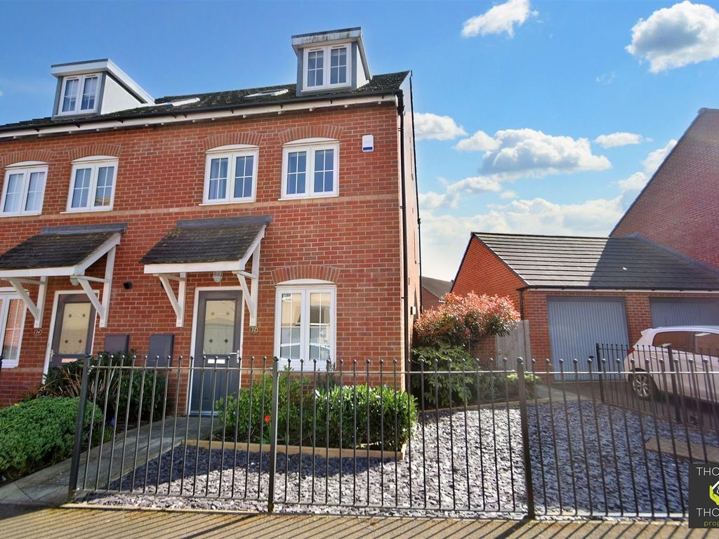 4 bed semidetached house for sale in Winter Gate Road, Longford