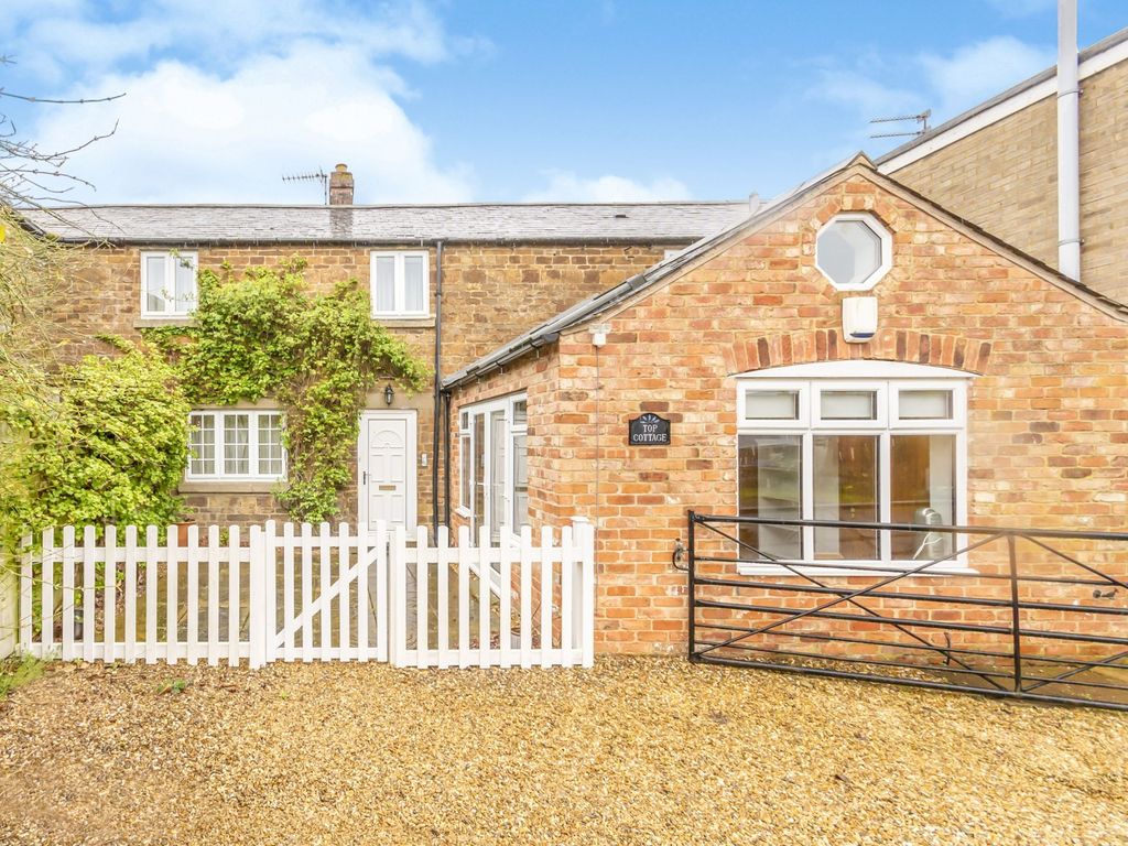 3 bed terraced house to rent in Main Road, Barleythorpe, Oakham LE15