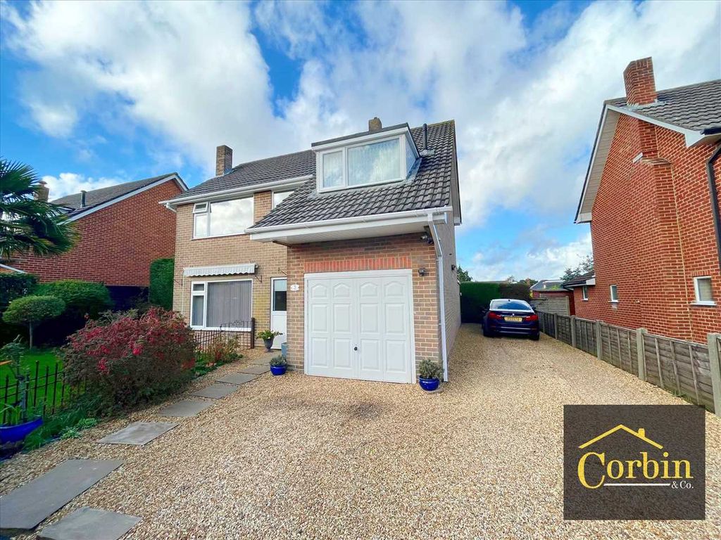 Kingswell Gardens Bournemouth BH10  