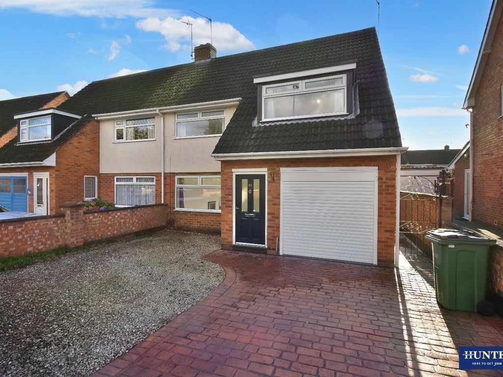 3 bed semidetached house for sale in Gloucester Crescent, Wigston LE18