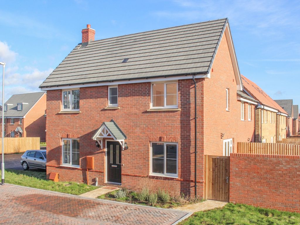 3 bed semidetached house for sale in Buckland Corner, Leighton Buzzard