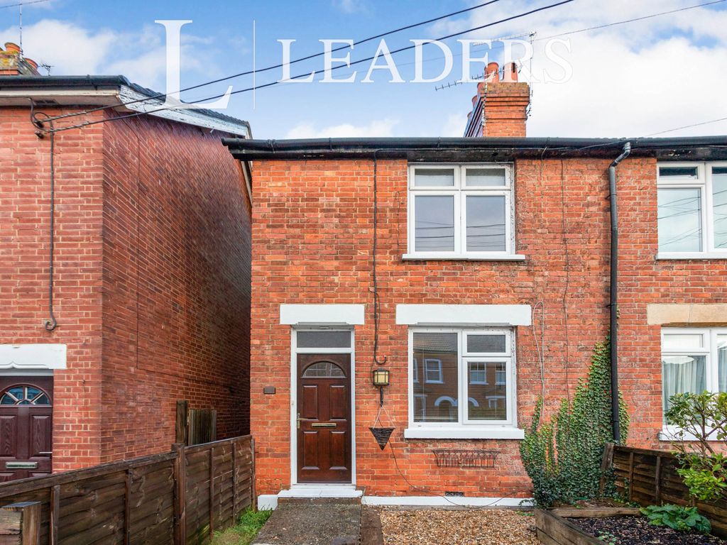 2 bed terraced house to rent in Buckhurst Road, Frimley Green