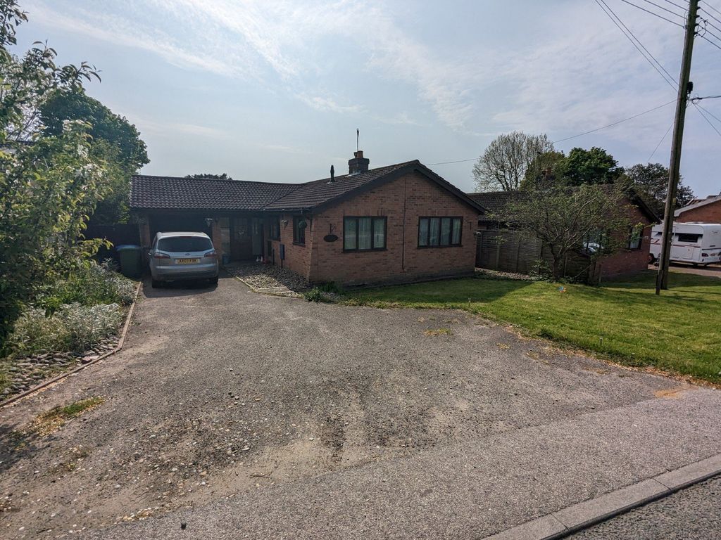 3 bed detached bungalow for sale in Walpole Road, Halesworth IP19 Zoopla
