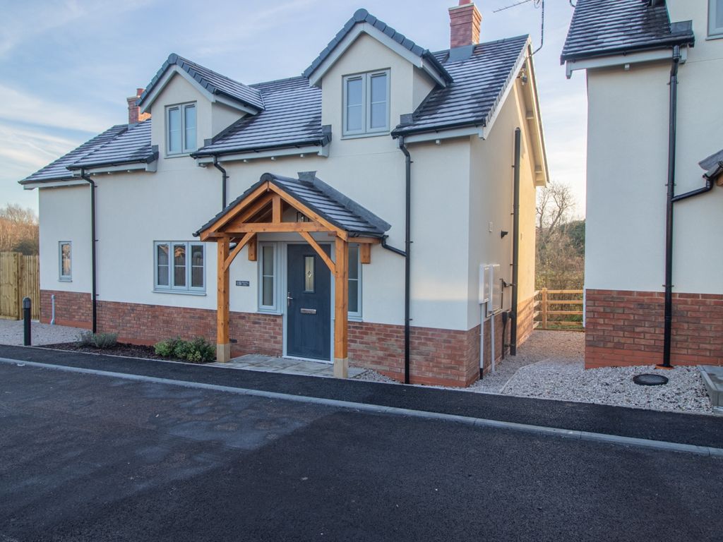 3 bed detached house for sale in Maypole Close, Ilkeston DE7, £300,000