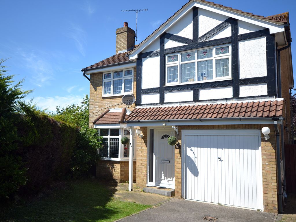 4 bed detached house for sale in Drake Road, Chafford Hundred, Grays